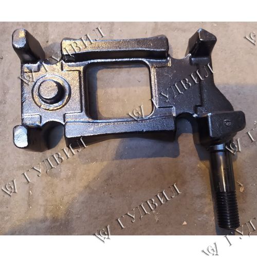 Кронштейн амортизатора F70 левый с пальцем - 300606